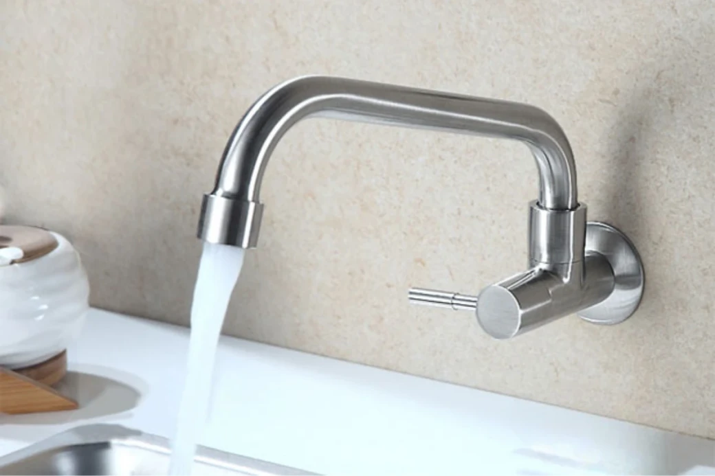 Vòi rửa bát gắn tường