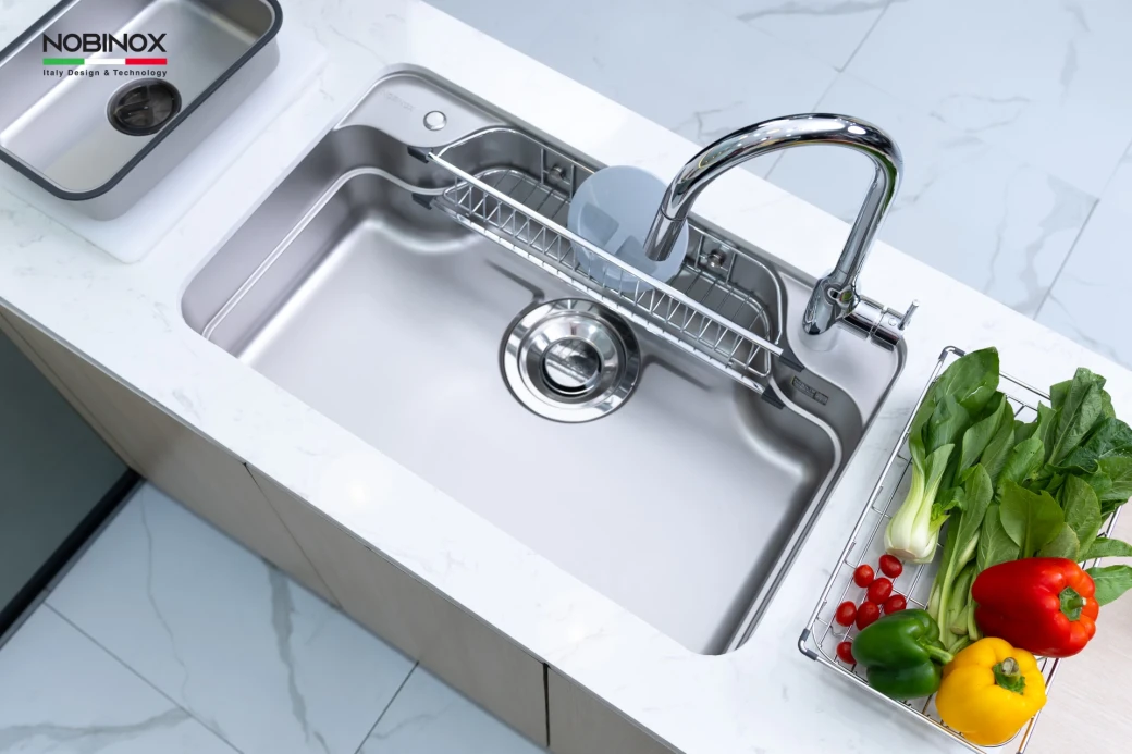 So sánh thiết kế chậu bát rác giữa với chậu bát rá... - image 1