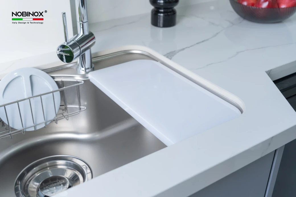 chất liệu bồn rửa bát 1 hố NOBINOX ROSA NN975D