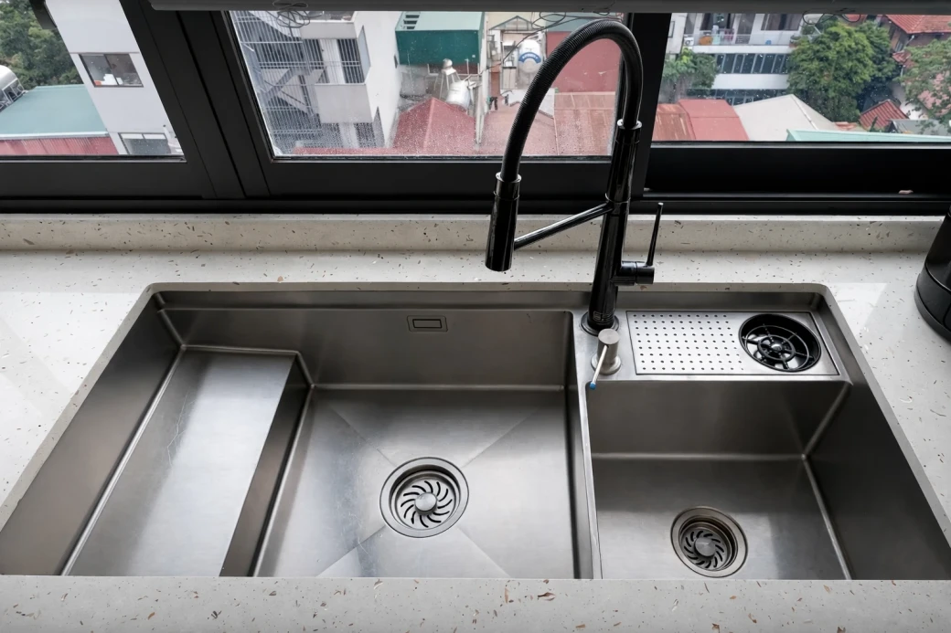 Khám phá combo chậu vòi rửa Nobinox được MC Mai Ph... - image 1