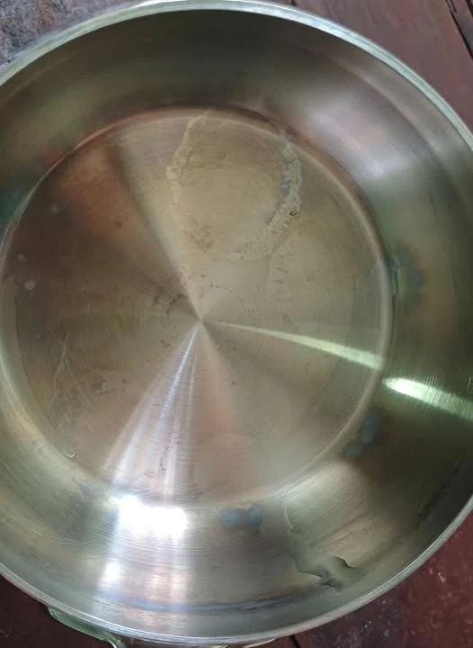 Nồi chảo inox bị vết màu xanh - Nguyên nhân và các... - image 1