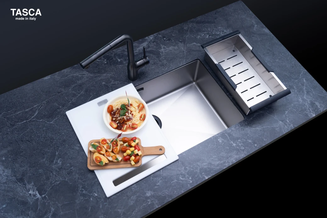 phối màu Chậu màu inox mờ chống xước, vòi màu đen xước