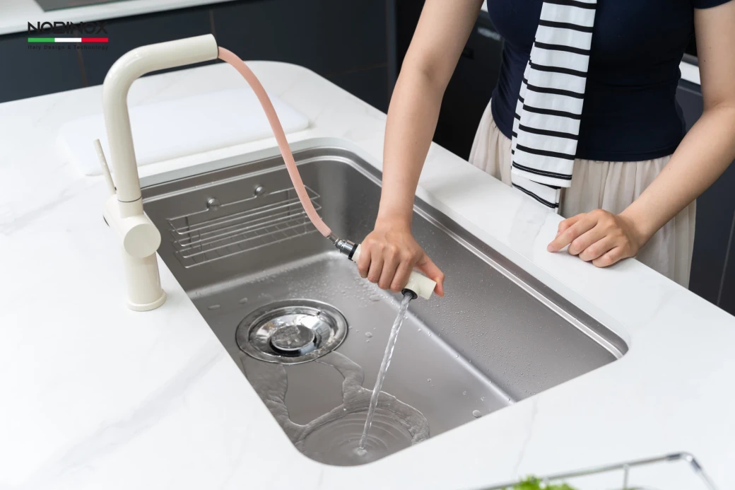 Vòi rửa bát dây rút Nobinox BIANCO NX602