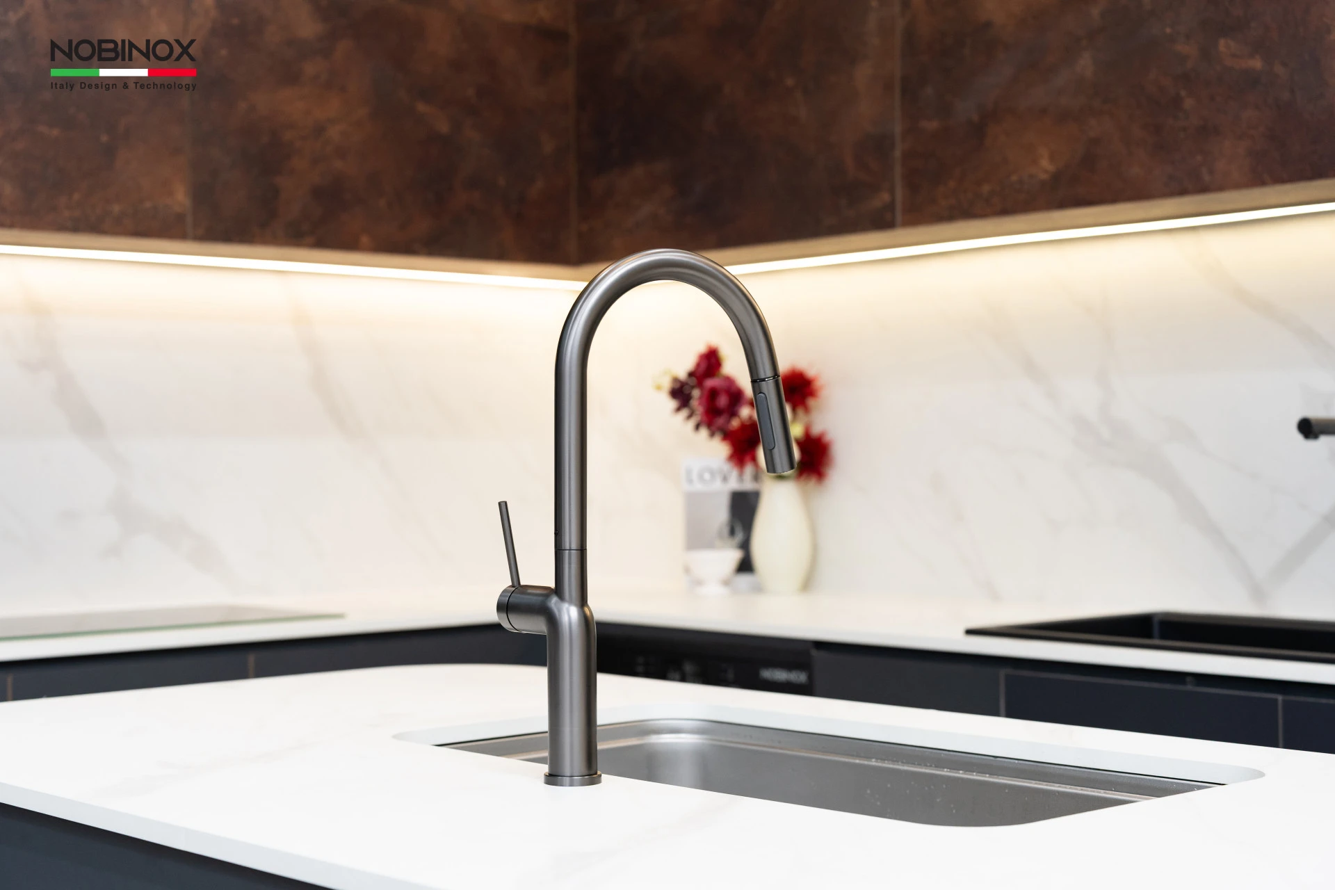 Chi tiết Vòi rửa bát dây rút Nobinox ADORA NX991
